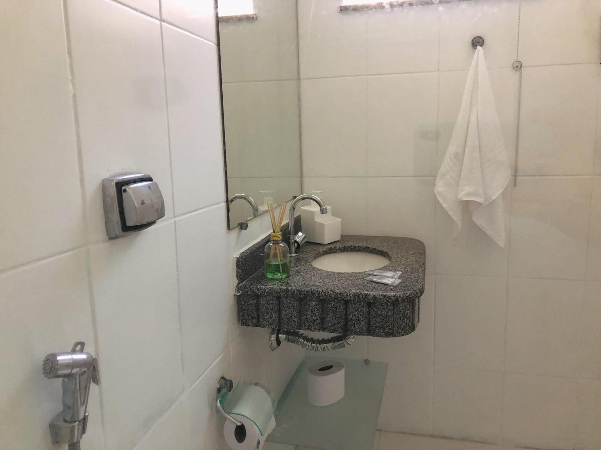 Kalug - Suite Casal Independente Em Guest House 伊列乌斯 外观 照片